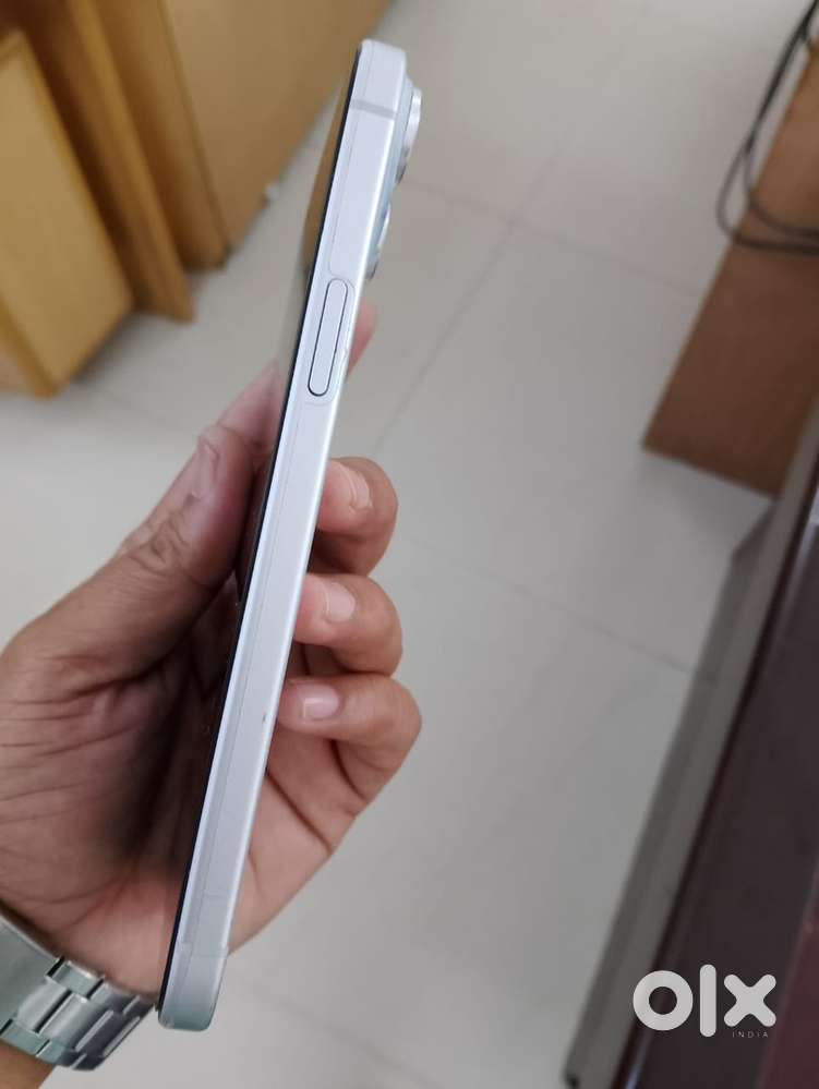 IPHONE 15 plus 256 GB SINGLE HAND USE