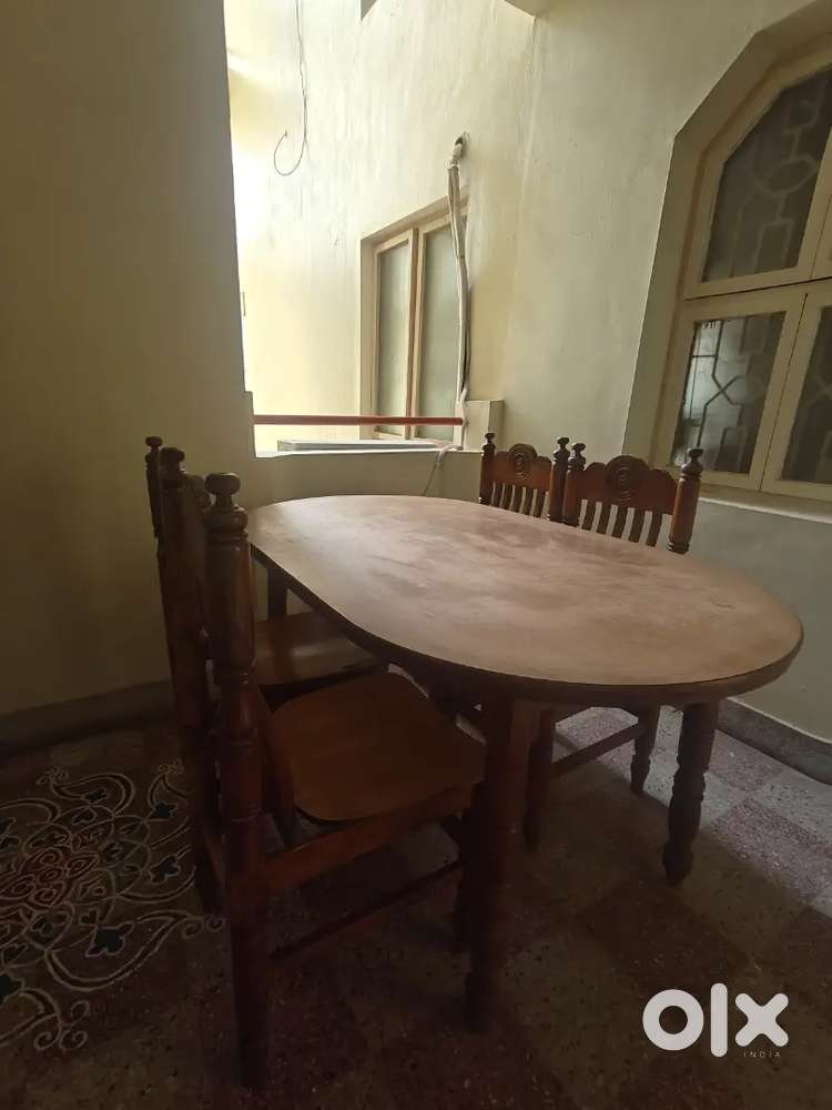 DINING TABLE WITH 4 CHAIRS