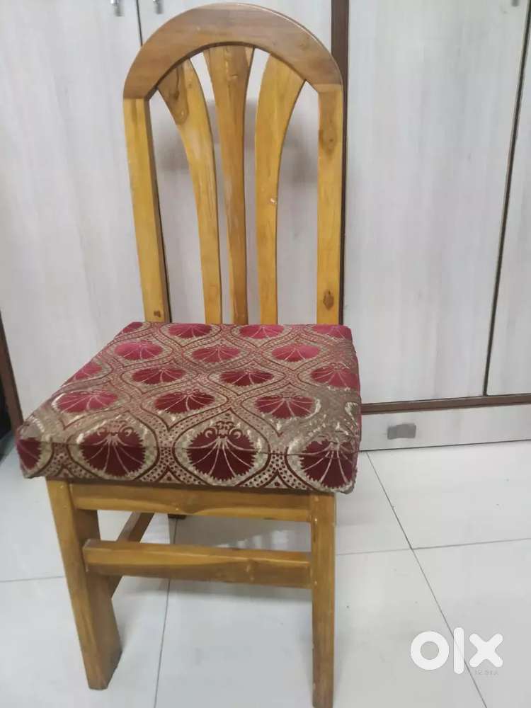4 wooden dining chair set