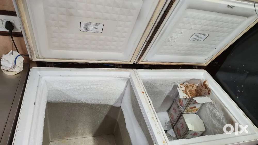 Double Door Deep Freezer  Works Perfectly  Only Handle Broken