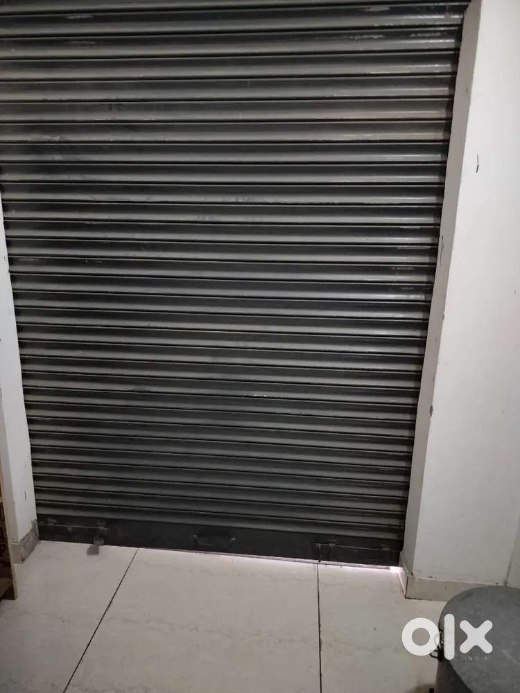 New built shop for rent