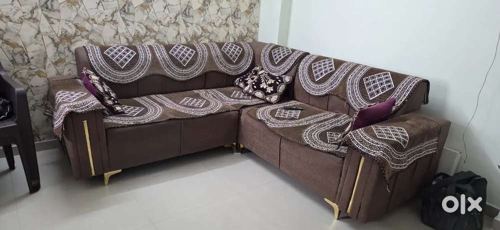 5 Shiter Sofa