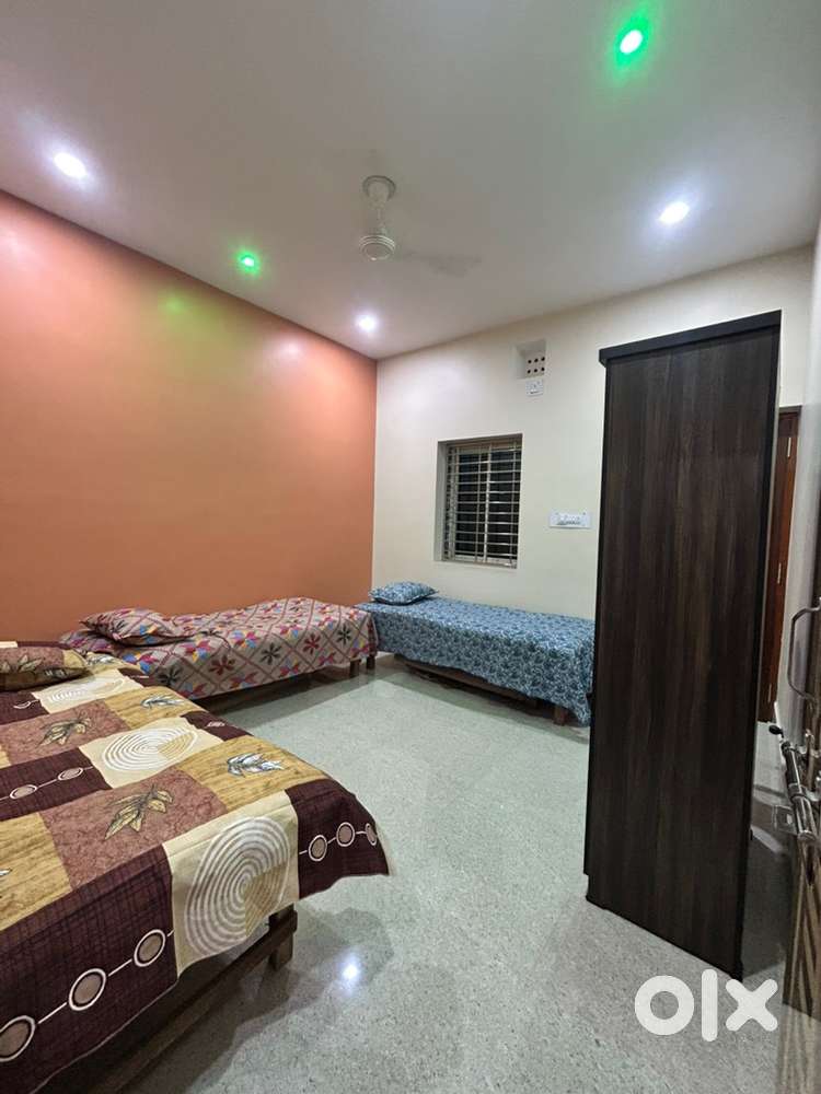 PG for BOYS (rent per bed & read the description)