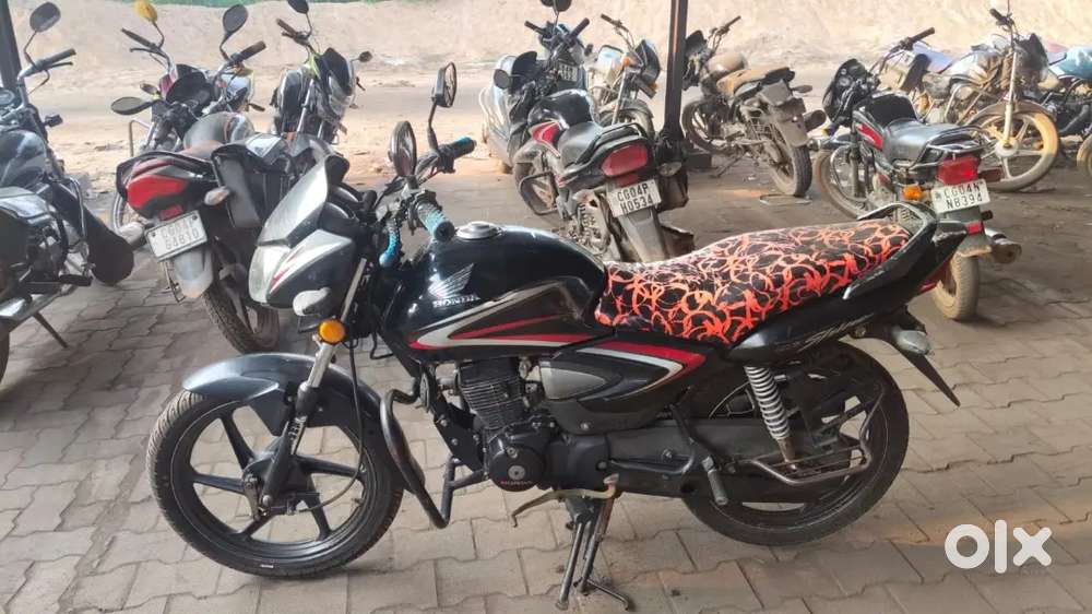 Honda CB Shine. Good condition all tair new gadi me koi kam nahi hai .