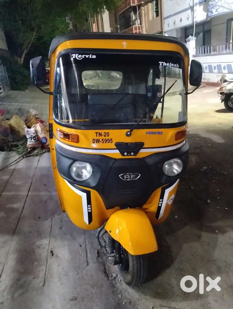 BAJAJ AUTO RE COMPACT CNG 4S