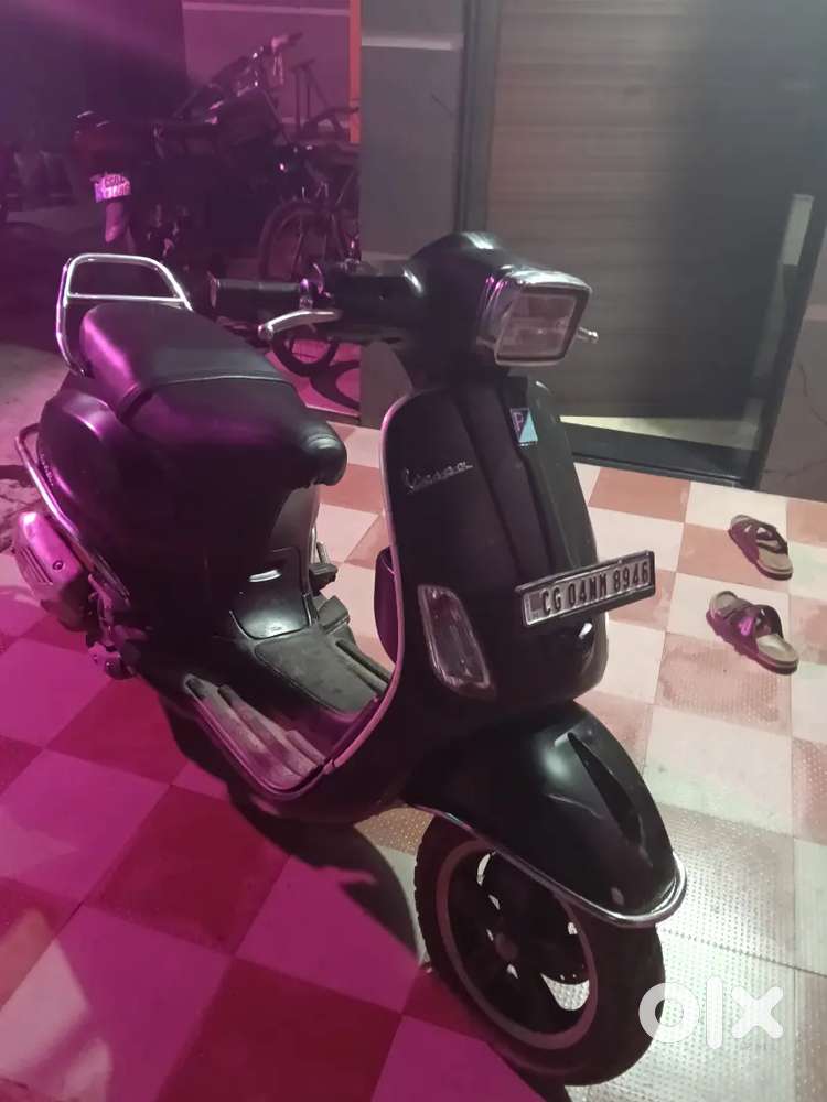 Vespa SXL 125 First party