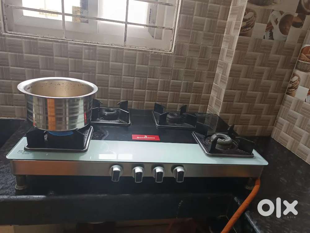 Glass Gas stove 4 burners