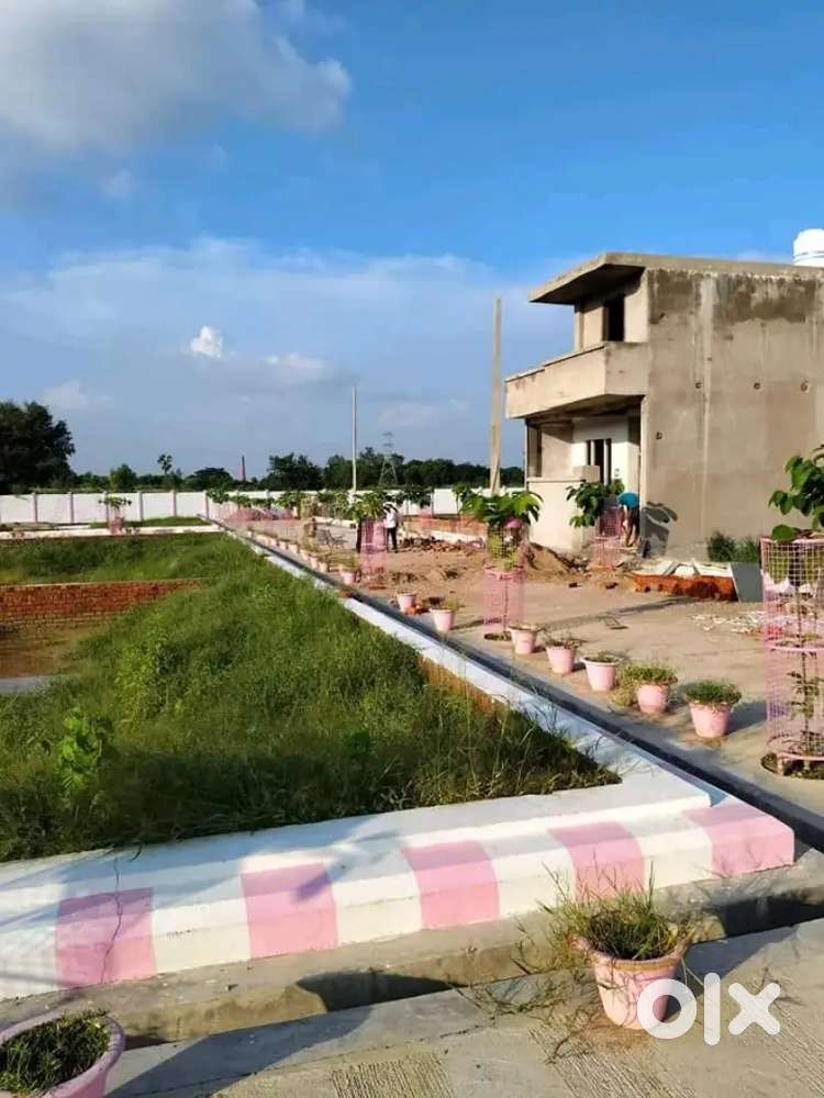 बीकेटी से 1 किमी दूरी पर मकान बैंक लोन सुविधा उपलब्ध तुरंत कब्जा