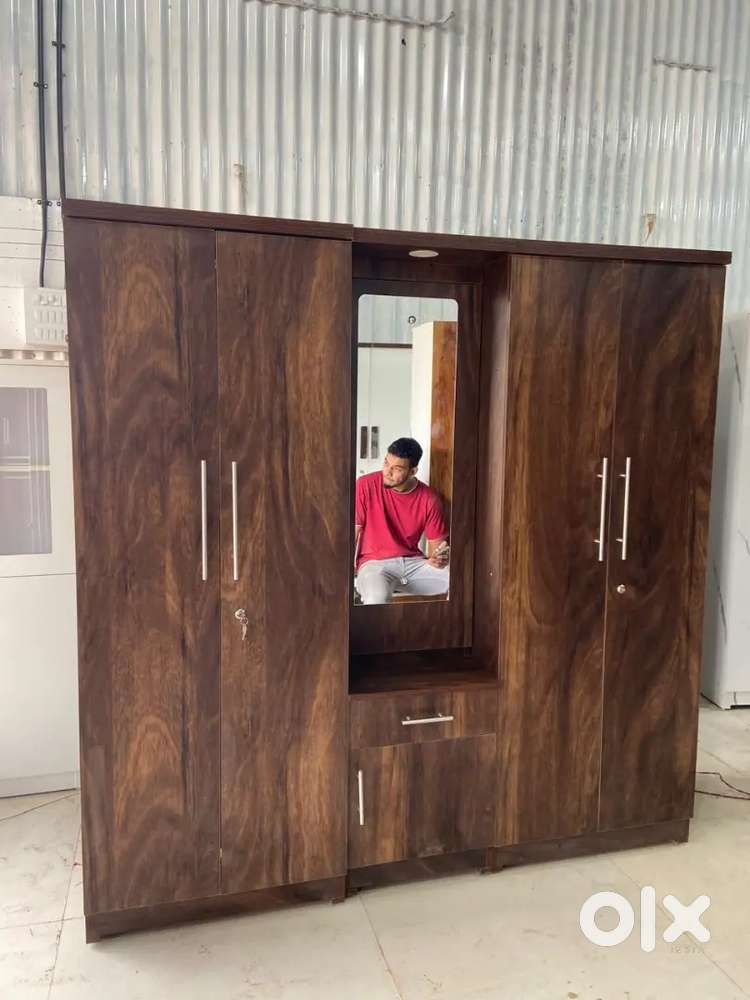 BRAND NEW 5 DOORS WARDROBE