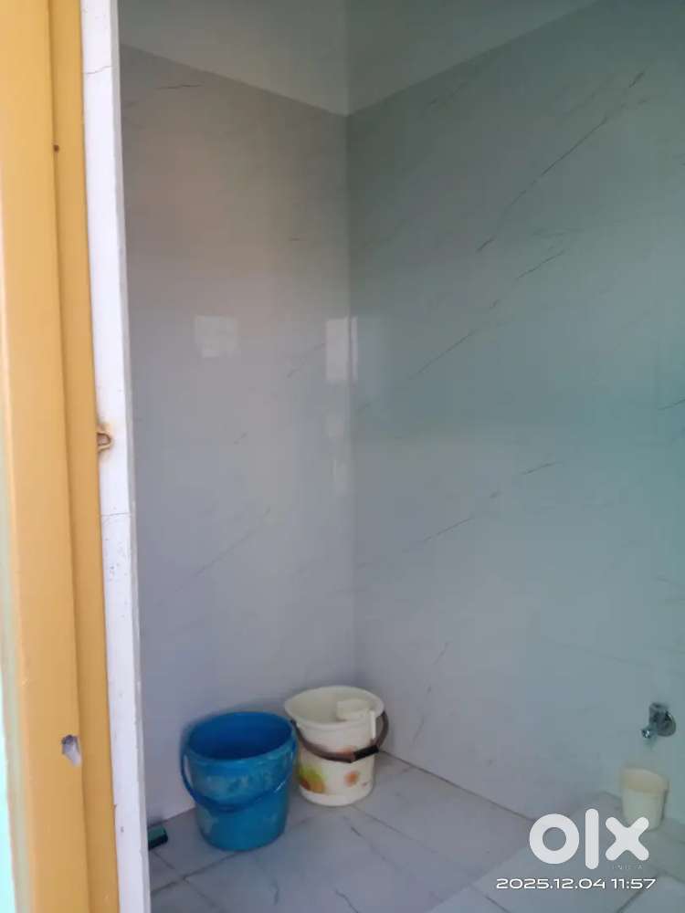2 bhk news house 1 bathroom sapret jina