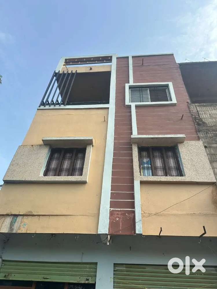 2 bhk Shahpur gate, on highway road opp shahpur church, balcony