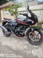 BAJAJ PULSAR 220F  10 MONTHS OLD