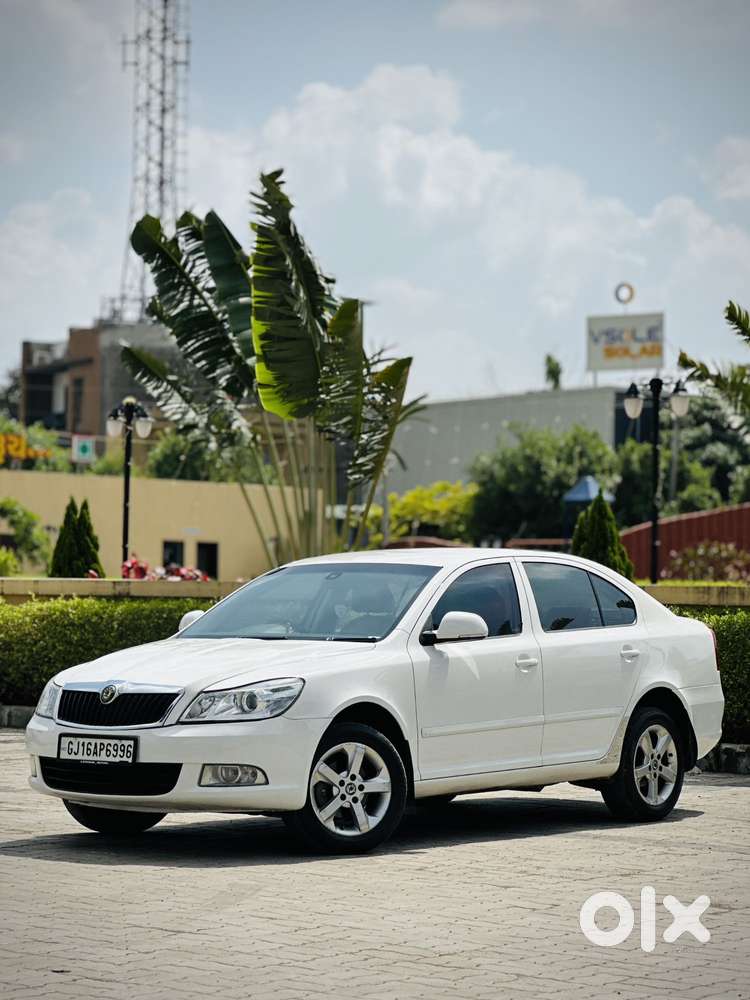 Skoda Laura Elegance 2.0 TDI CR AT, 2011, Diesel