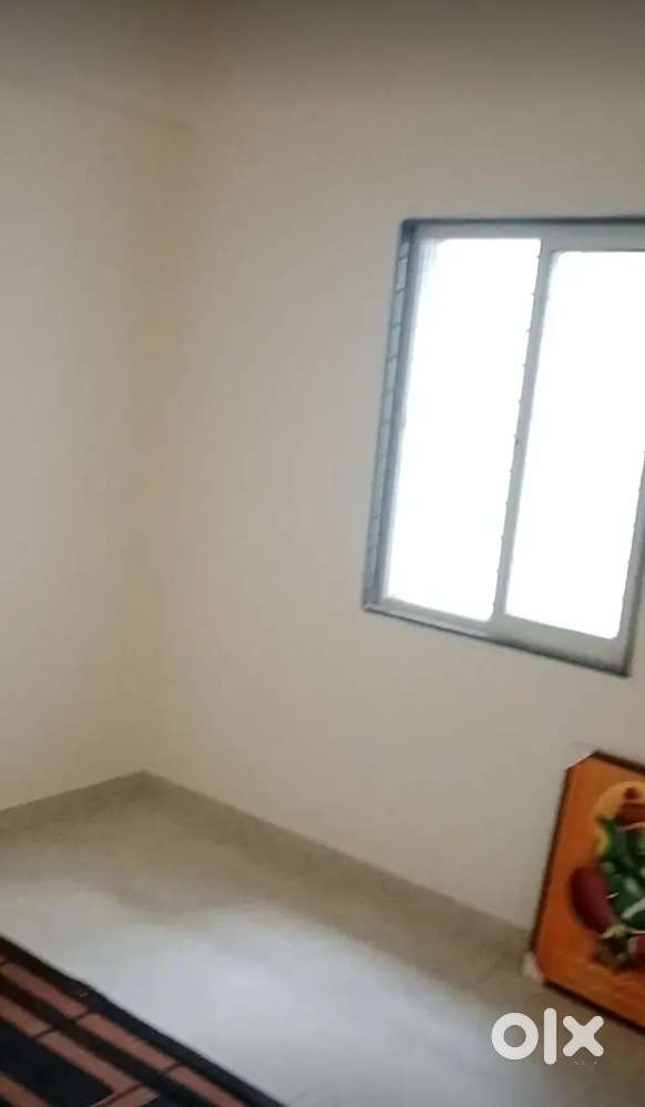 1 bhk flat 2 girls required for hall