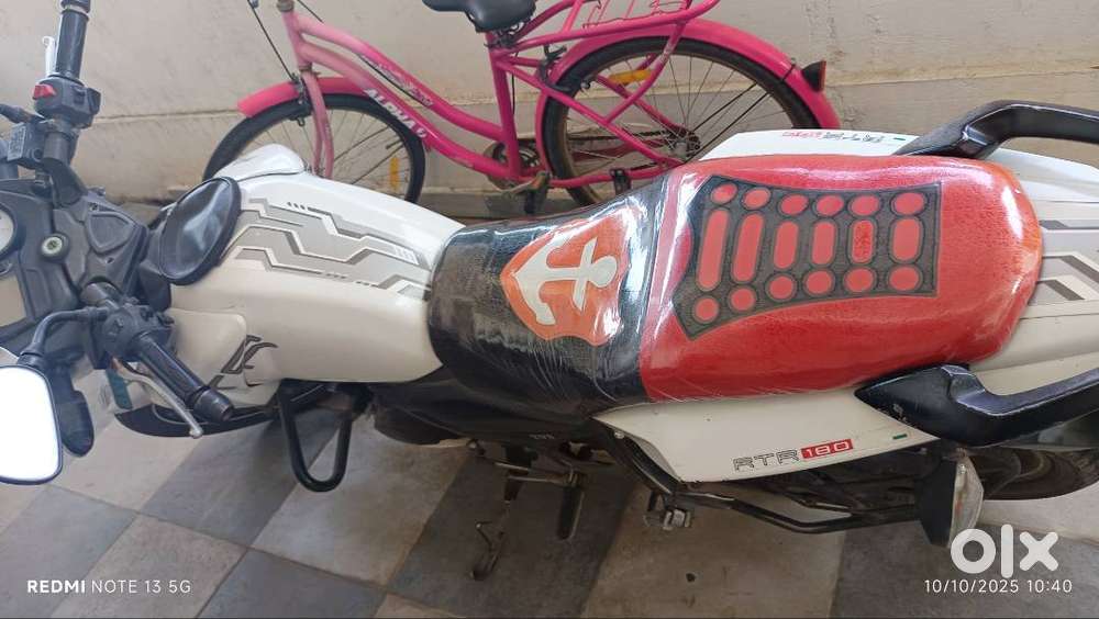 2016 modal TVS Apache RTR 180