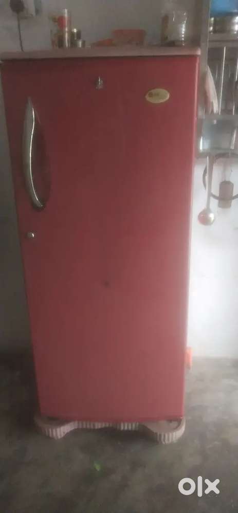 lg 210 liters in good working condition