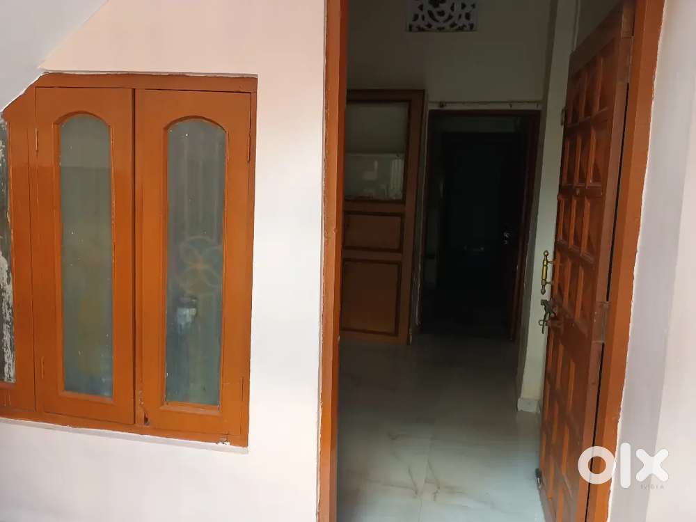 1  bhk flat in rent sch.no 78, near by sky arth vijay nagar