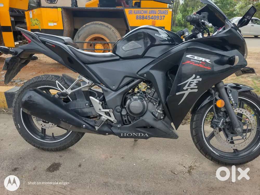 CBR 250R 2015 NON ABS IN STOCK CONDITION