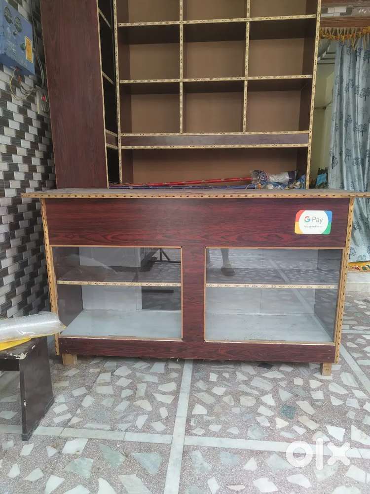 Paper plates machine operator