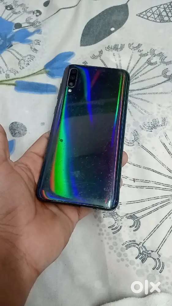 Samsung A 70. Folder change. Good condition. No timepass