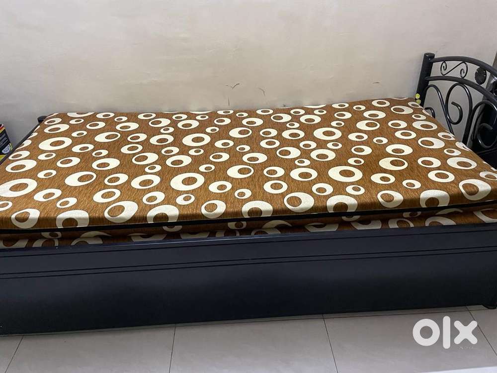Metal Diwan Bed with Pull-Out Storage Trolley – Convertible Sofa Bed