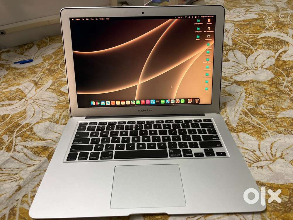 Macbook air 2017 edition 8gb ram i5 10th gen