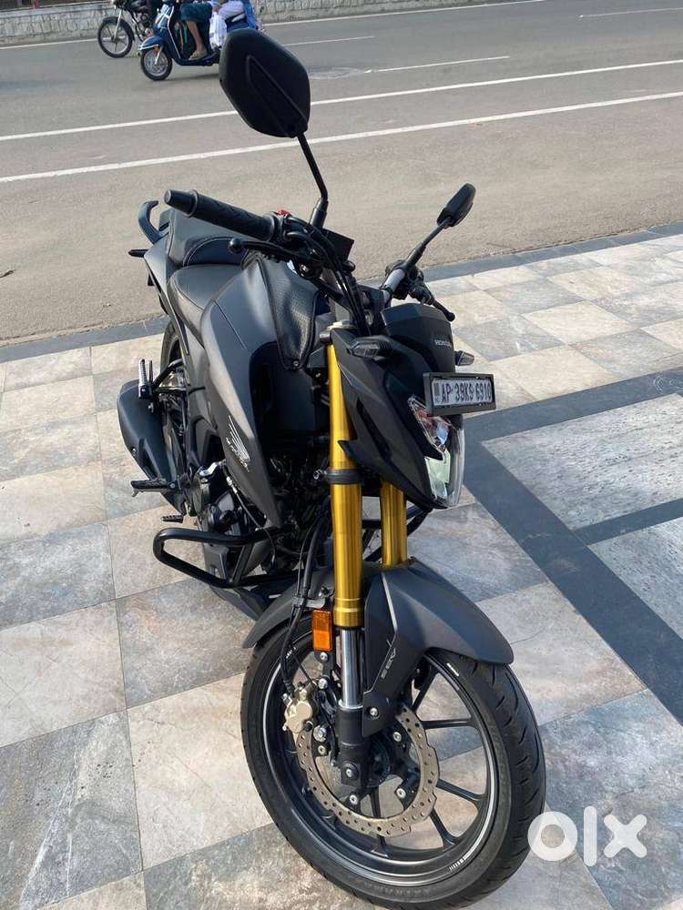 Honda Hornet 2.0 Grey color