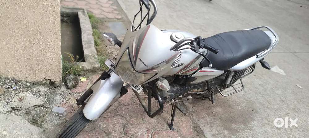 HONDA SHINE SALE URGENT IN GOOD CONDITION (NEGOTIABLE)