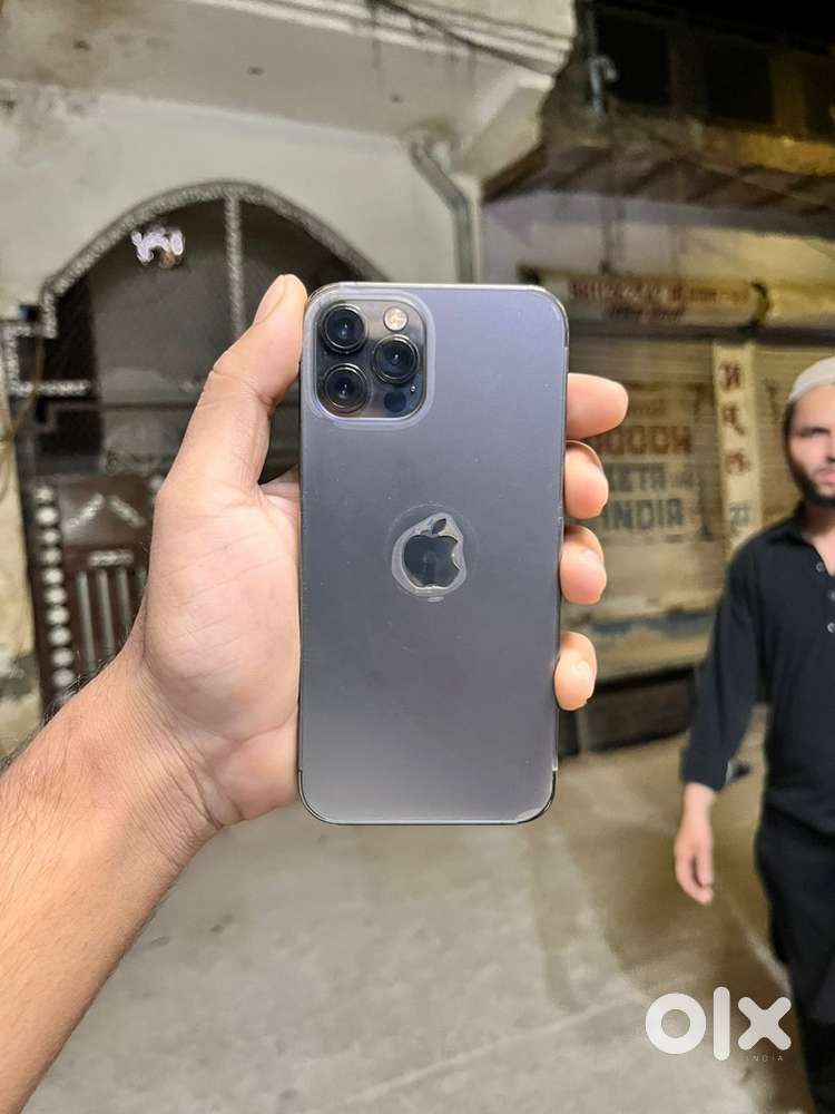 Iphone 12 pro 128gb 5g bil box carger and phone covers availeble