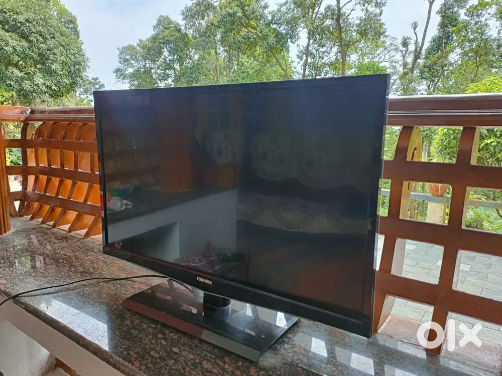 32 inch Toshiba TV for sale