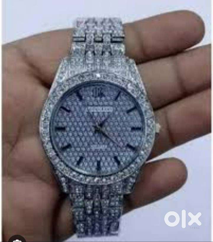 TIAGO WATCH ⌚A perfect blend of style and class! This analog quartz wa