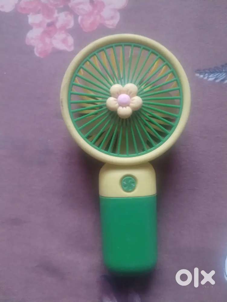 Small hand fan