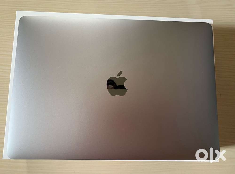 Macbook Air 1 M1 8 GB 256 GB  under warrenty till 28 october 2025