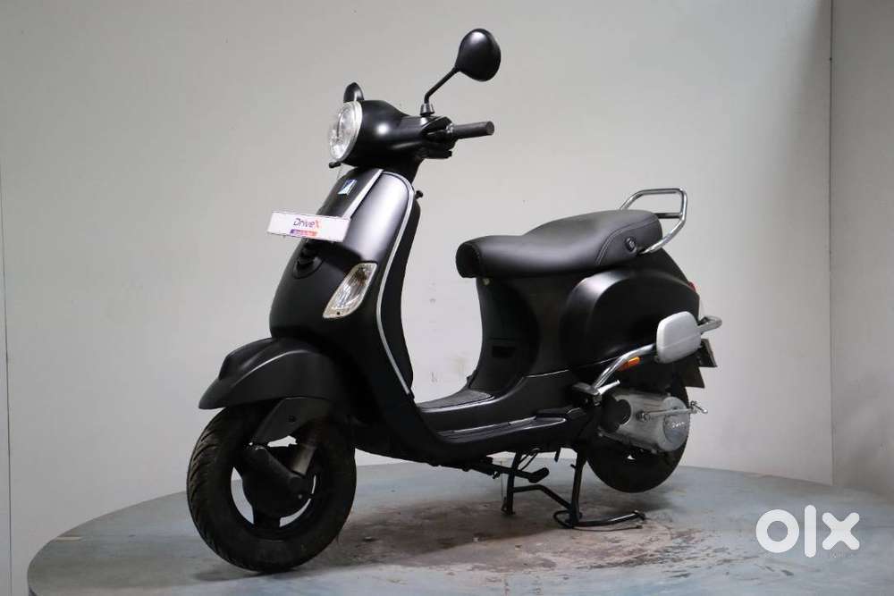 2961 VESPA LX