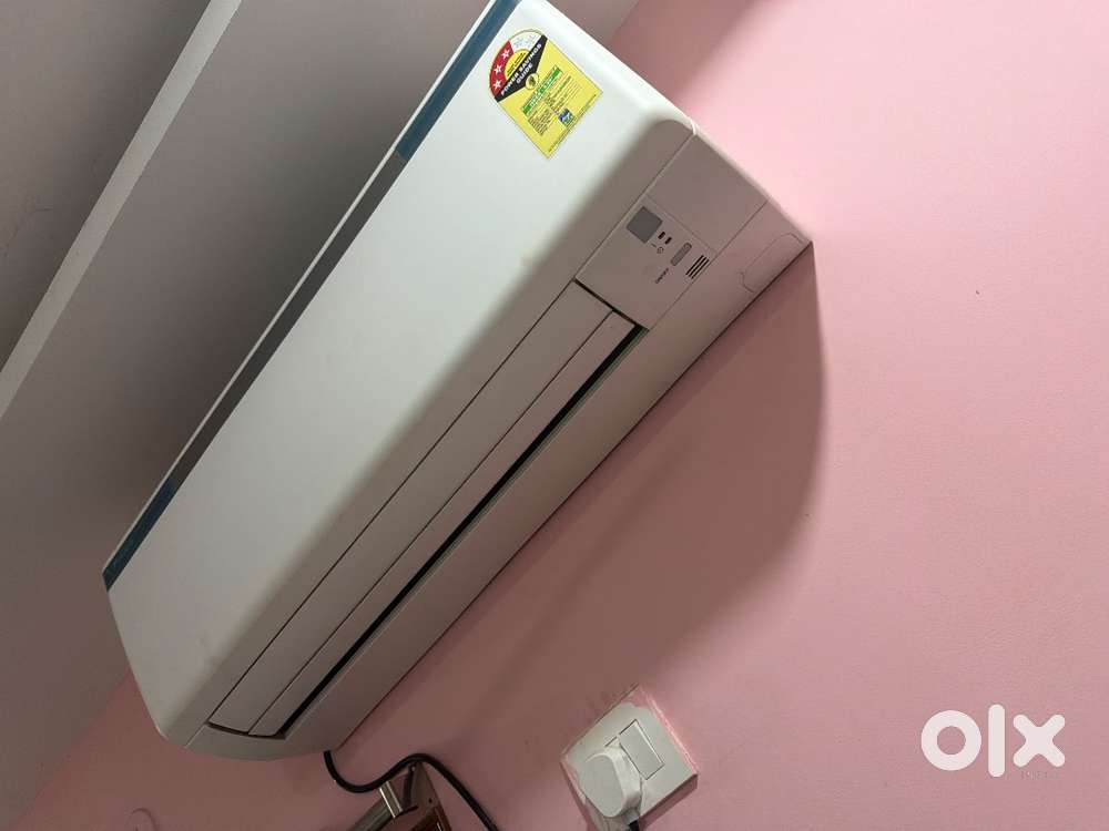Daikin ac 0.8 ton
