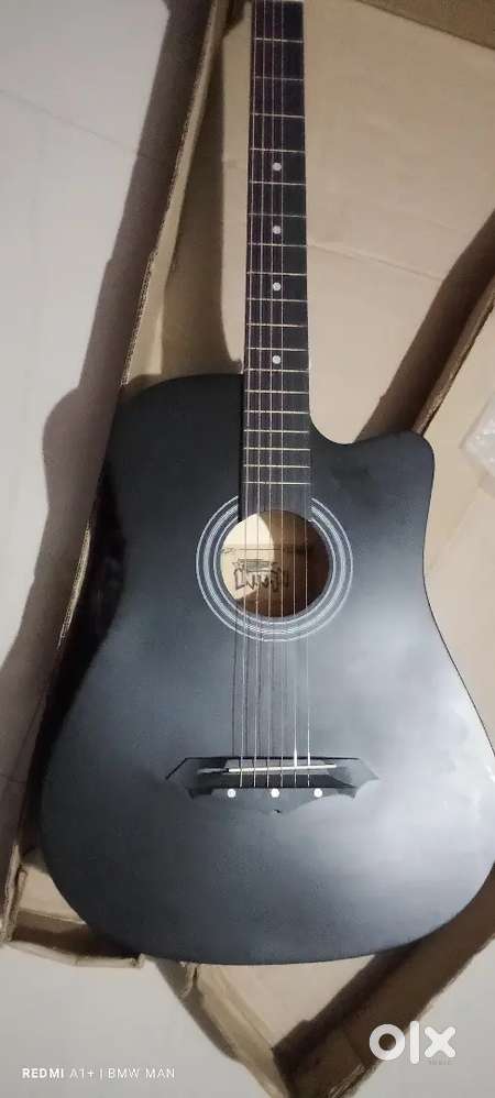 Guitar intern 38c