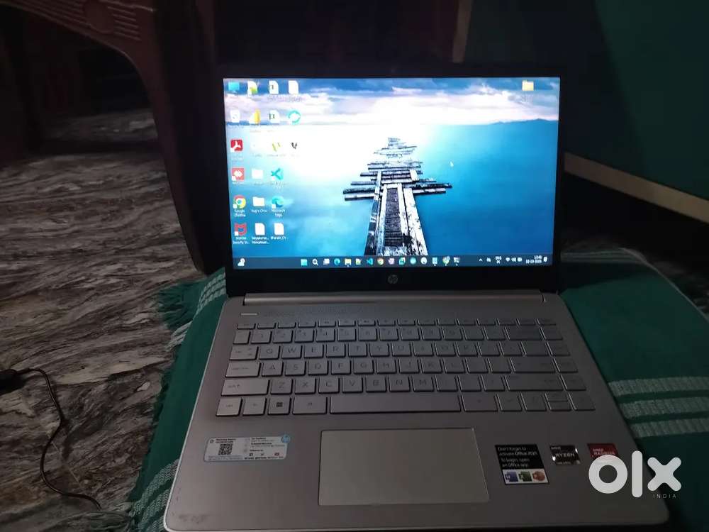 HP AMD RYZEN3 5300U with Radeon Graphics