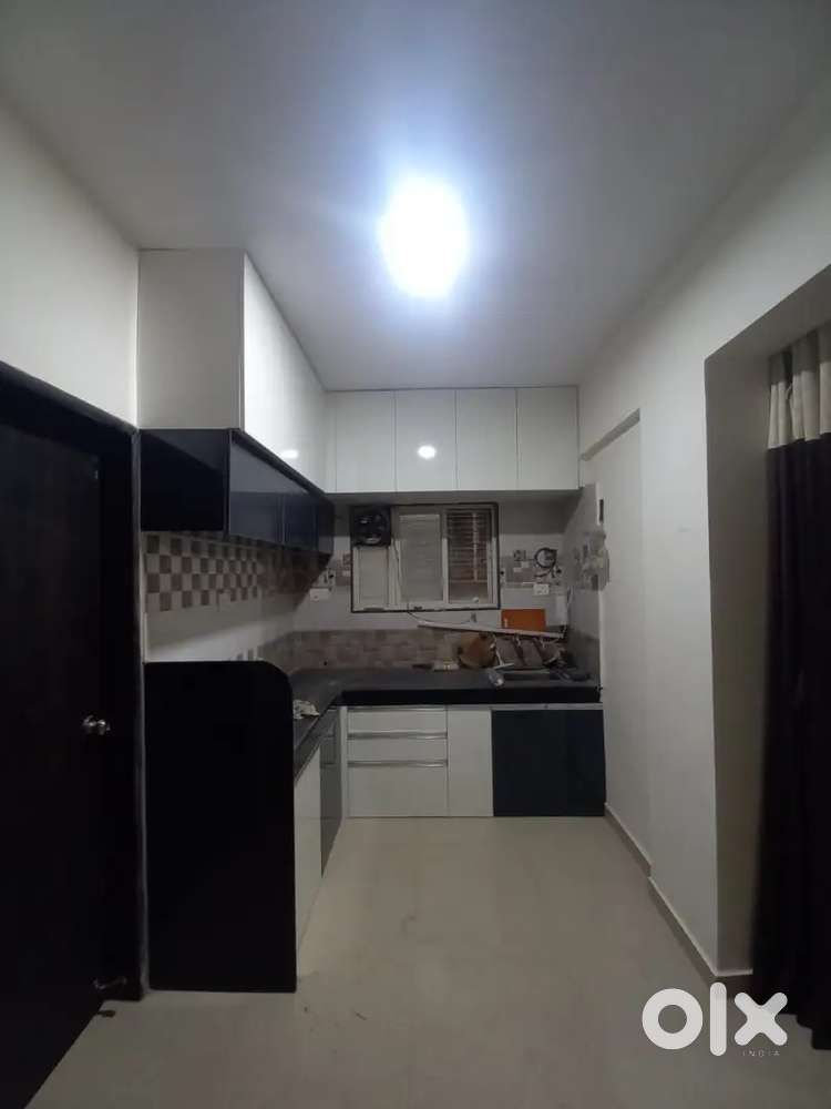 2bhk rent near Shinde petrol pump