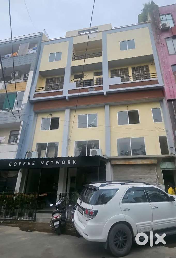 Independent Commercial 3 Floors 1200 Sq ft each with Lift & Parking
