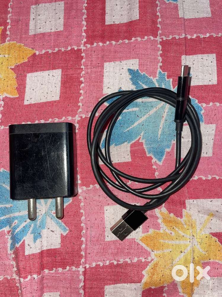 Mi 5V (2A) adapter with Mi 2 in 1 charging cable