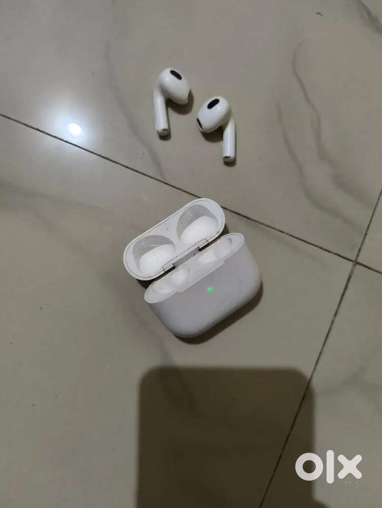 Apple Earbuds