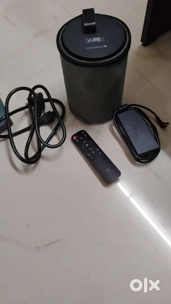 Zebronics pixa play 22 projecter