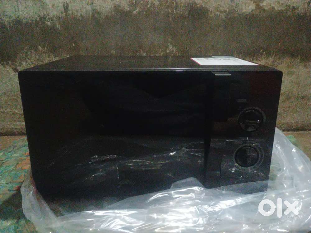 MICROWAVE OVEN