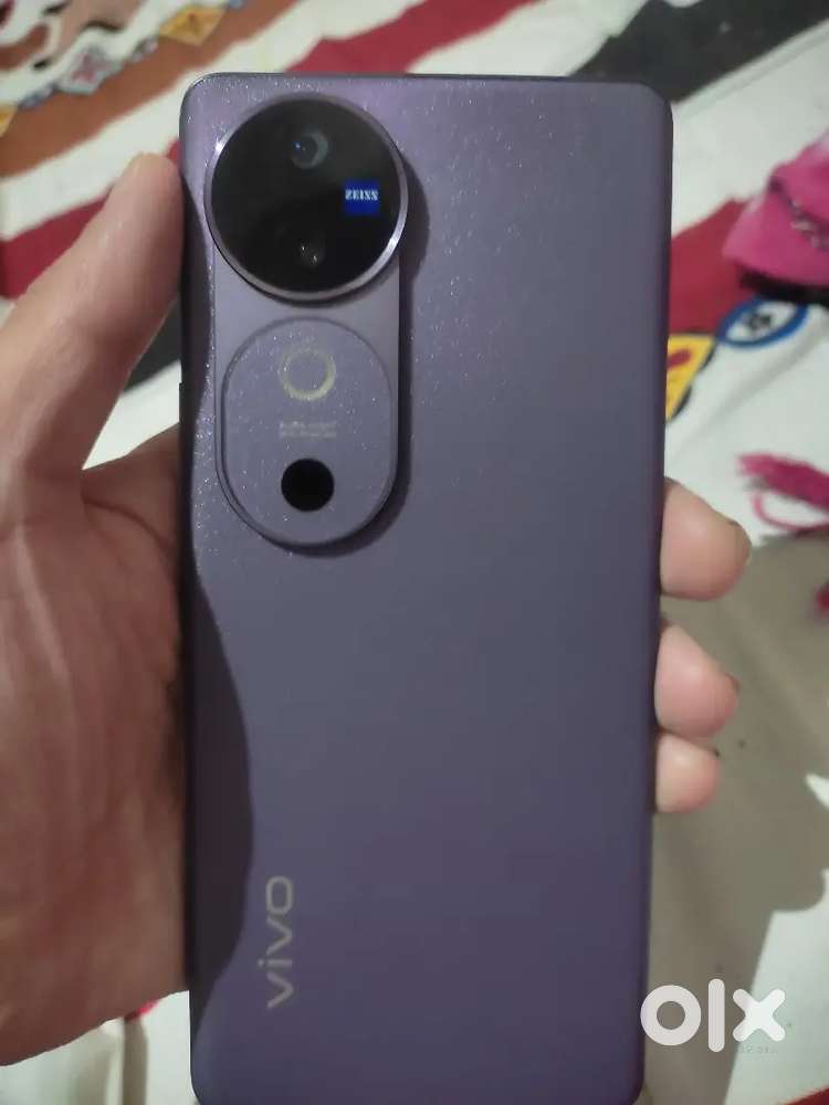 Vivo v40 8/256