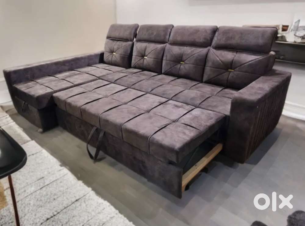 Premium quality original showroom sofa cumbed