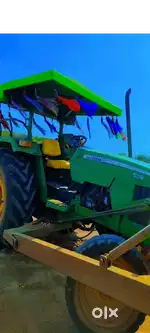 Black engine John Deere tractor 2009 model 5310 vehicle no valid