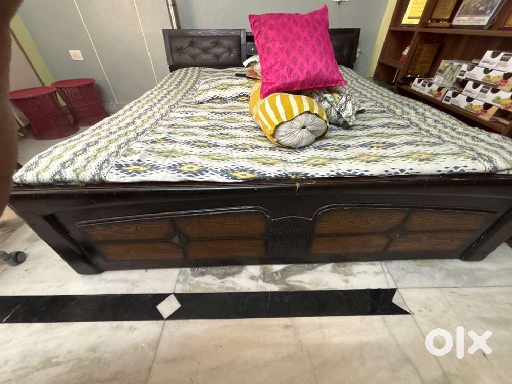 King size bed