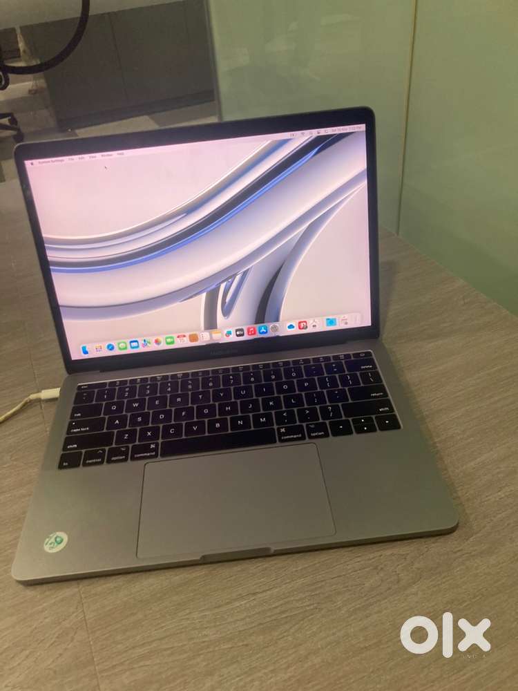 Apple MacBook Pro 13inch i5 A1708 2017 Display Patch in Black Screen