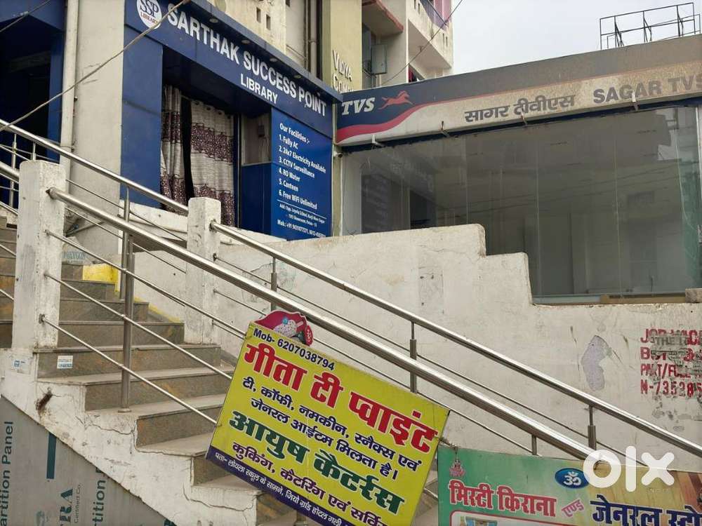 SHOP  SHOWROOM  WAREHOUSE  SPACE AVAILABLE