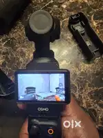 DJI Osmo Pocket 3 Creator Combo, Vlogging Camera